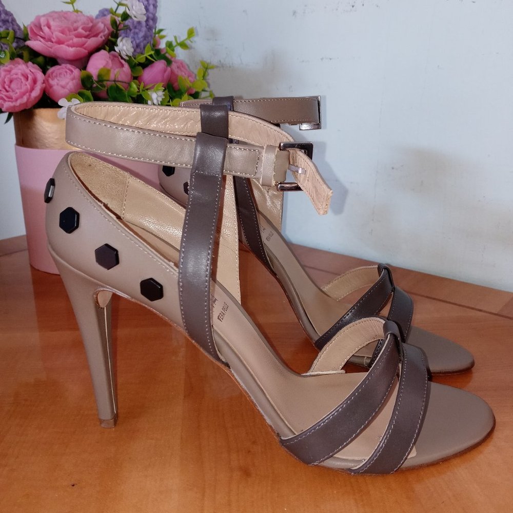 Eliana Bucci brown High heels